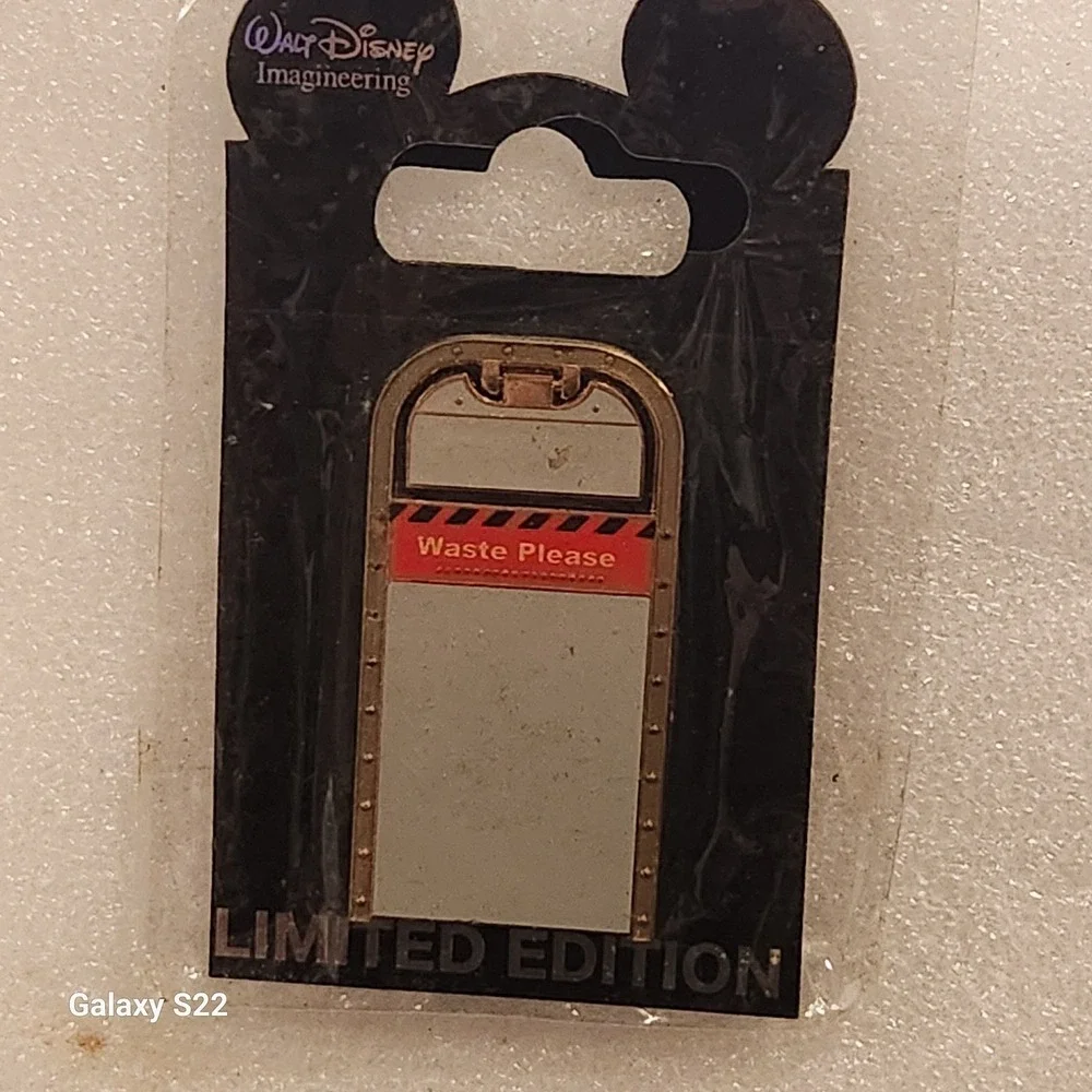 Disney WDI DCA Trash can Pin Hollywood Studios California Cast LE 200 Pin 70468‎